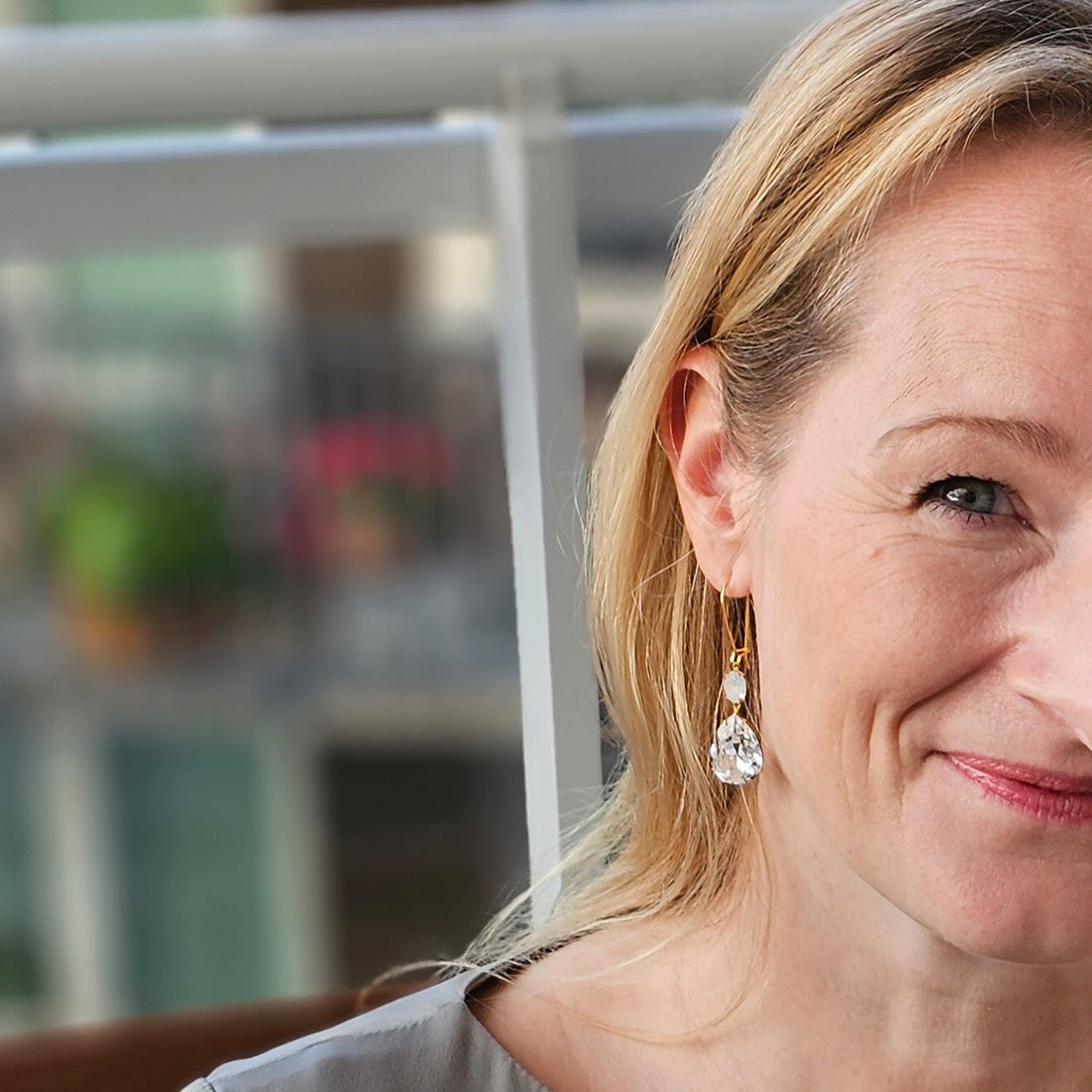 Esmeralda drop earrings