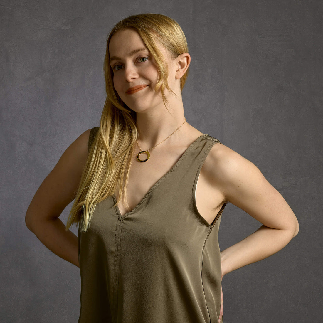 Al segno rondo goldplated with rolo chain.