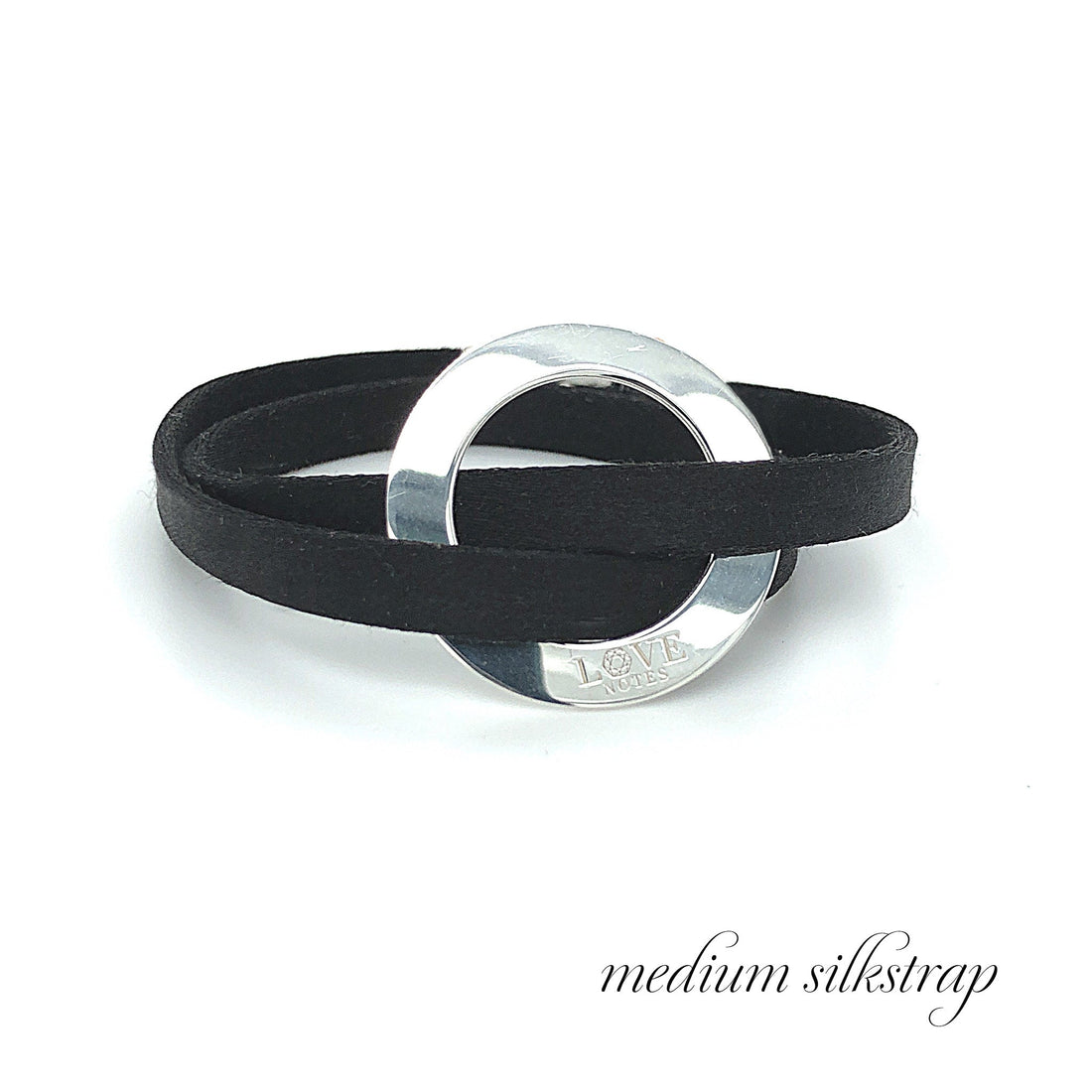 Al segno rondo silver bracelet with medium silkstrap.